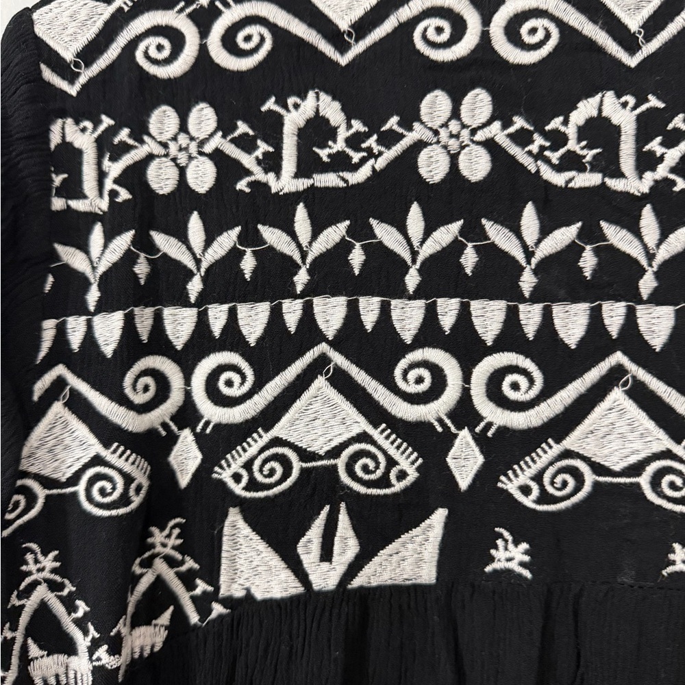 Torrid Black and White Embroidered cover up - Picture 6 of 7